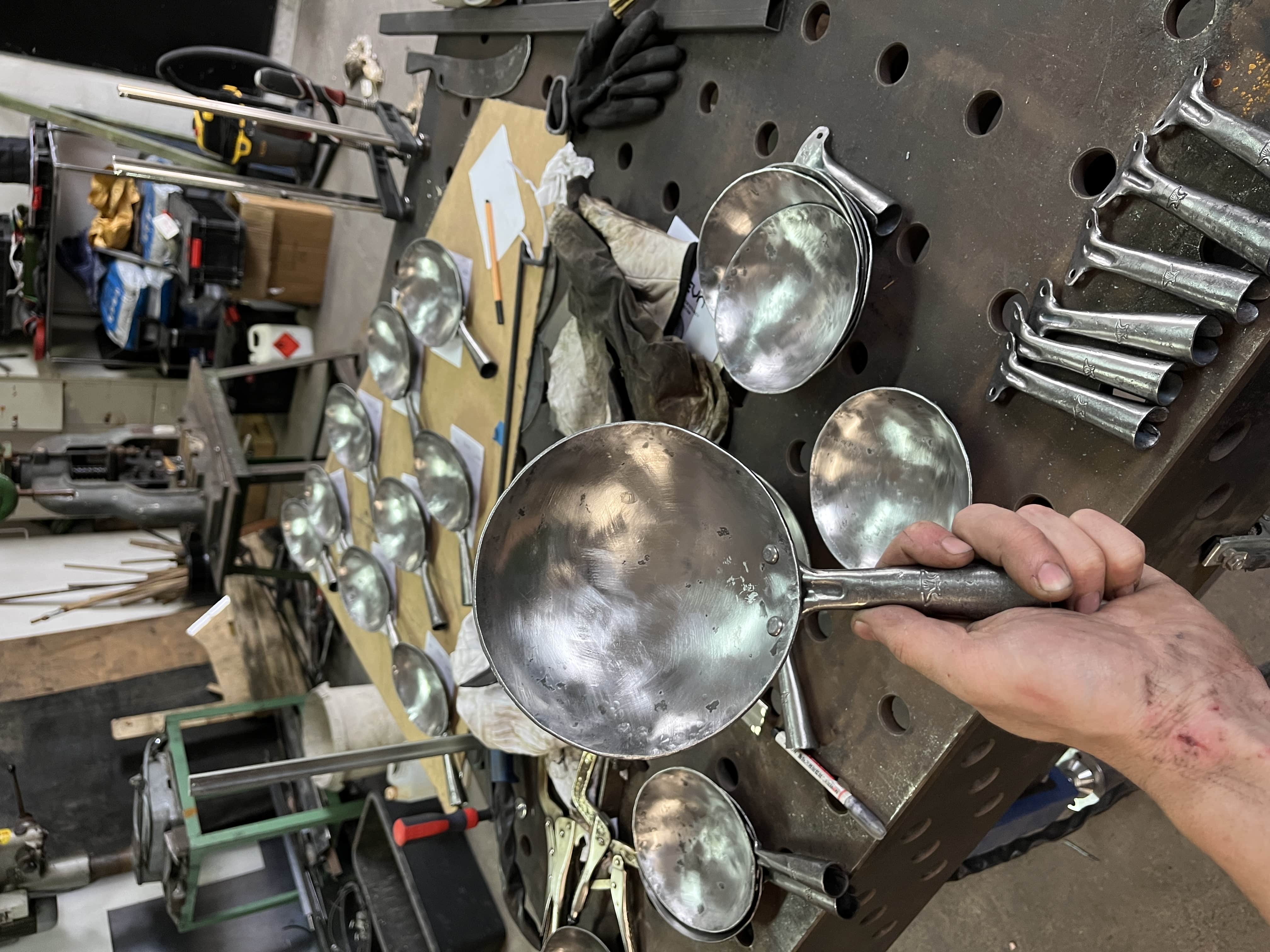 Patelnia "Na Kija" 4